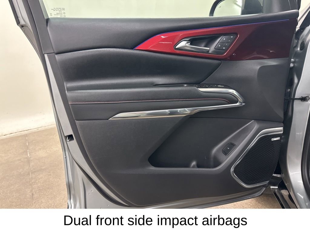 Used 2024 Chevrolet Traverse RS image 33