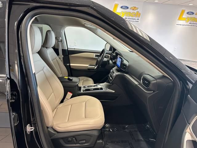 Used 2023 Ford Explorer XLT w/ Equipment Group 202A image 6