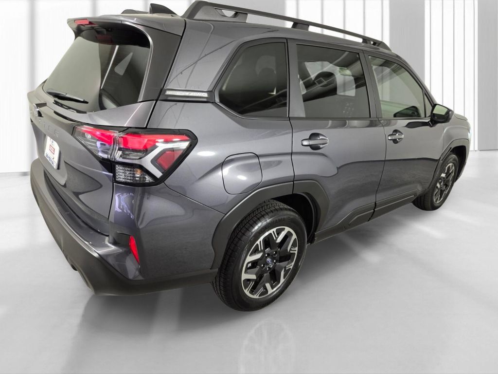 Used 2025 Subaru Forester Premium AWD/4WD image 8