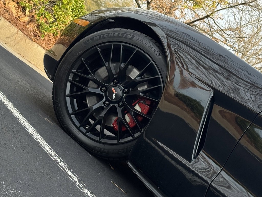 Used 2005 Chevrolet Corvette Coupe w/ Preferred Equipment Group image 9