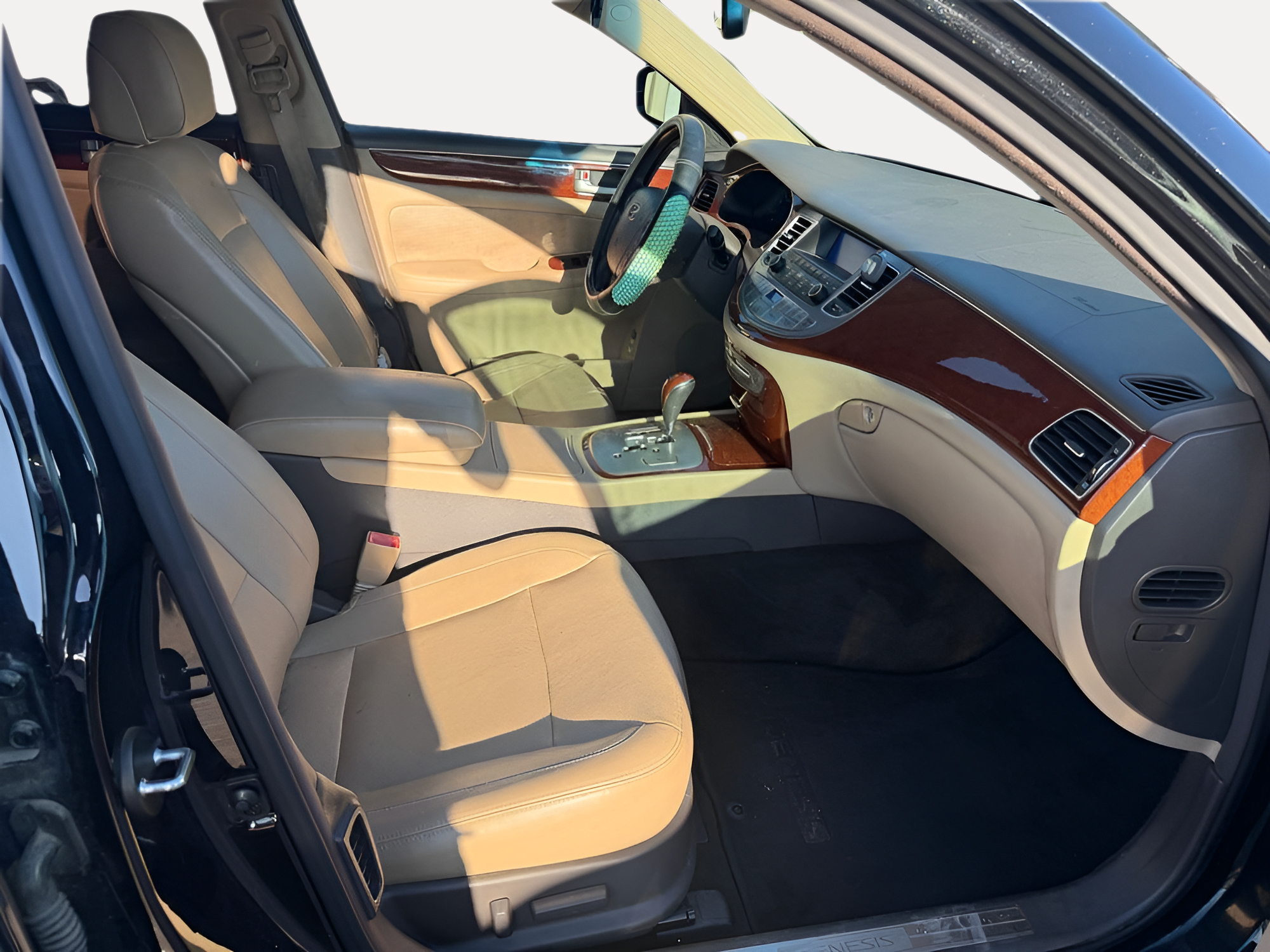 Used 2014 Hyundai Genesis 3.8 RWD image 6