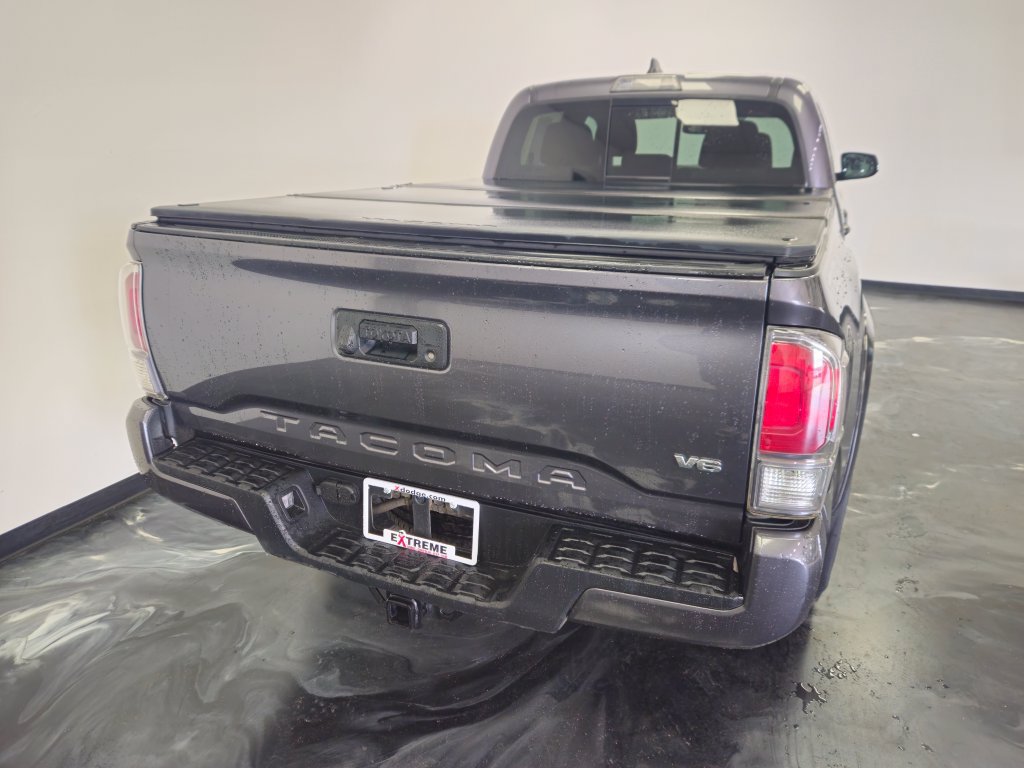 Used 2020 Toyota Tacoma TRD Sport AWD/4WD image 19