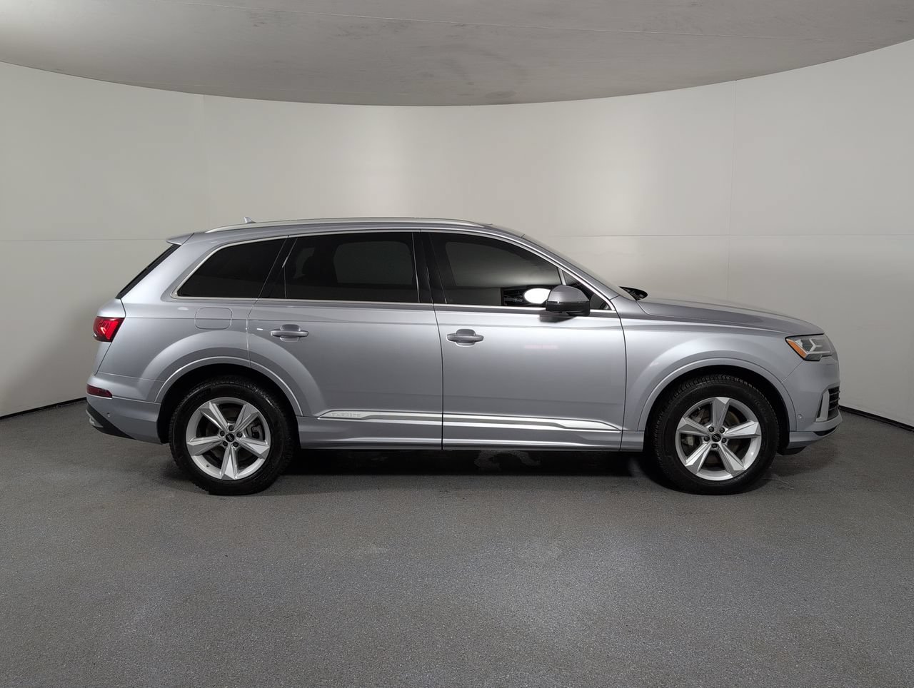 Used 2022 Audi Q7 3.0T Premium AWD/4WD image 40