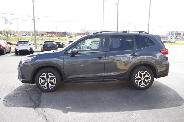 Used 2023 Subaru Forester Premium AWD/4WD image 5