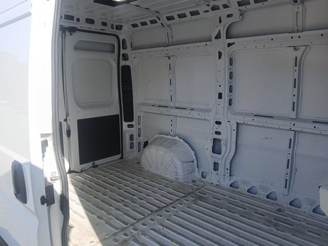 Used 2024 RAM ProMaster 2500 w/ Convenience Group FWD image 3