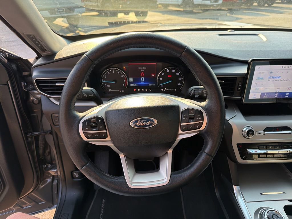 Used 2022 Ford Explorer XLT w/ Equipment Group 202A image 16