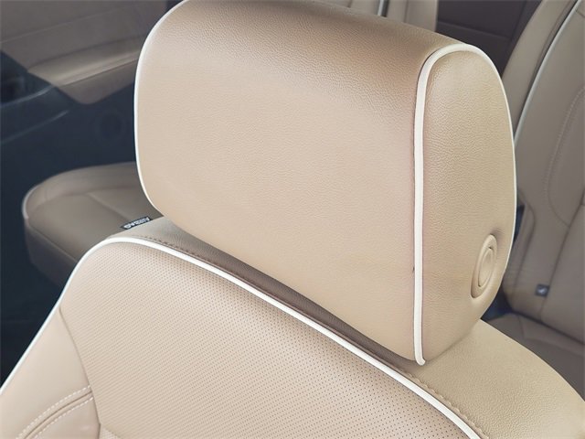 Used 2023 Chevrolet Traverse Premier image 16