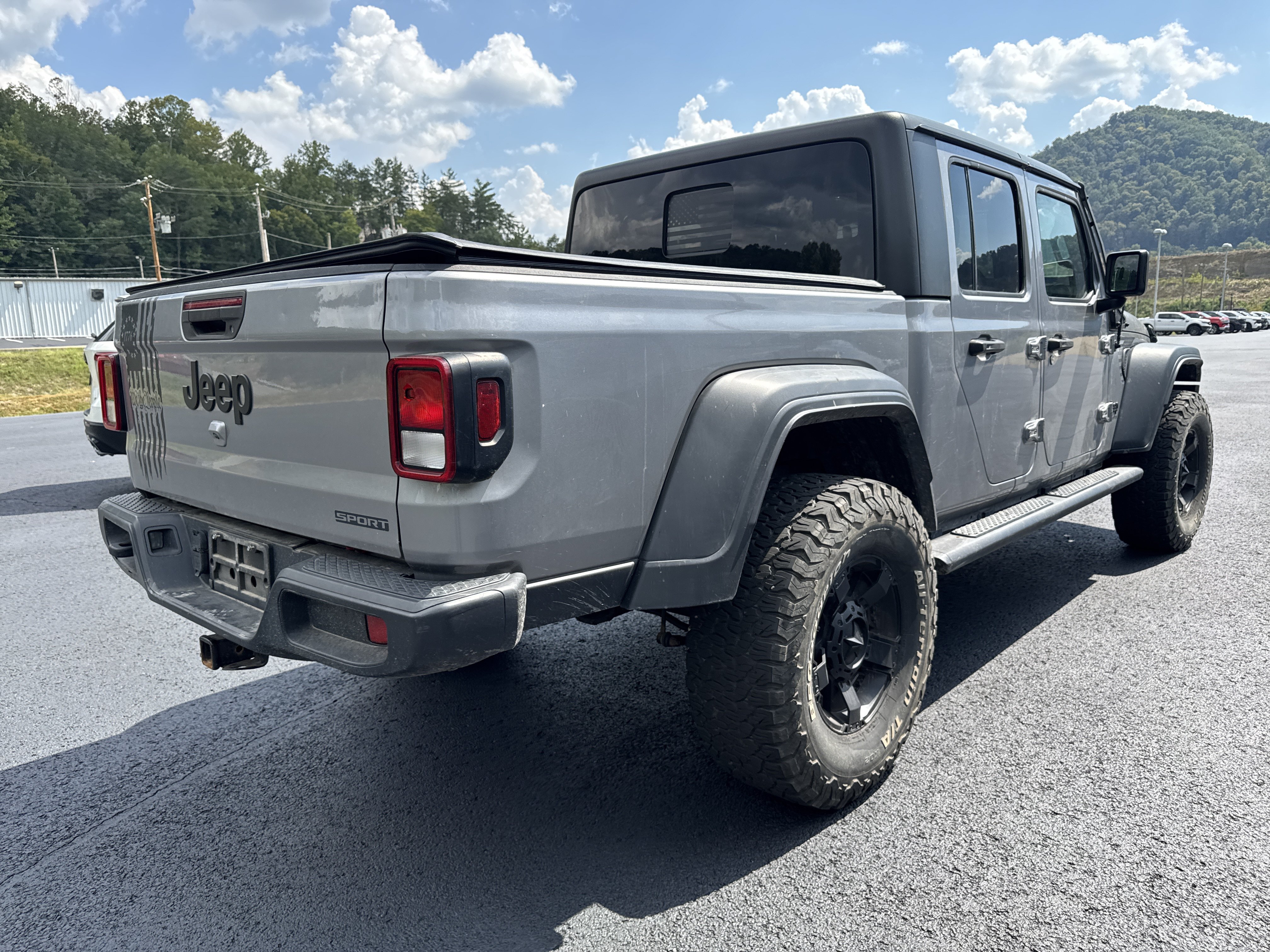 Used 2020 Jeep Gladiator Sport w/ Quick Order Package 24S AWD/4WD image 7