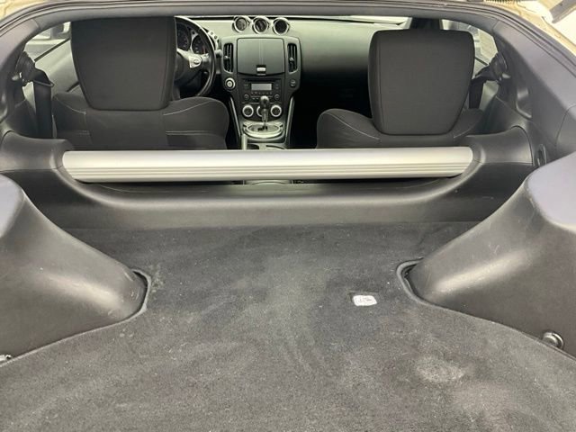 Used 2016 Nissan 370Z Coupe RWD image 18
