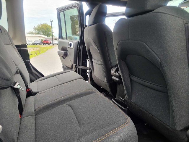 Used 2024 Jeep Wrangler Unlimited AWD/4WD image 23