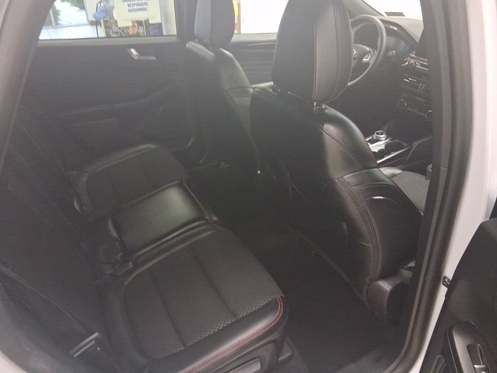 Used 2025 Ford Escape ST-Line AWD/4WD image 11