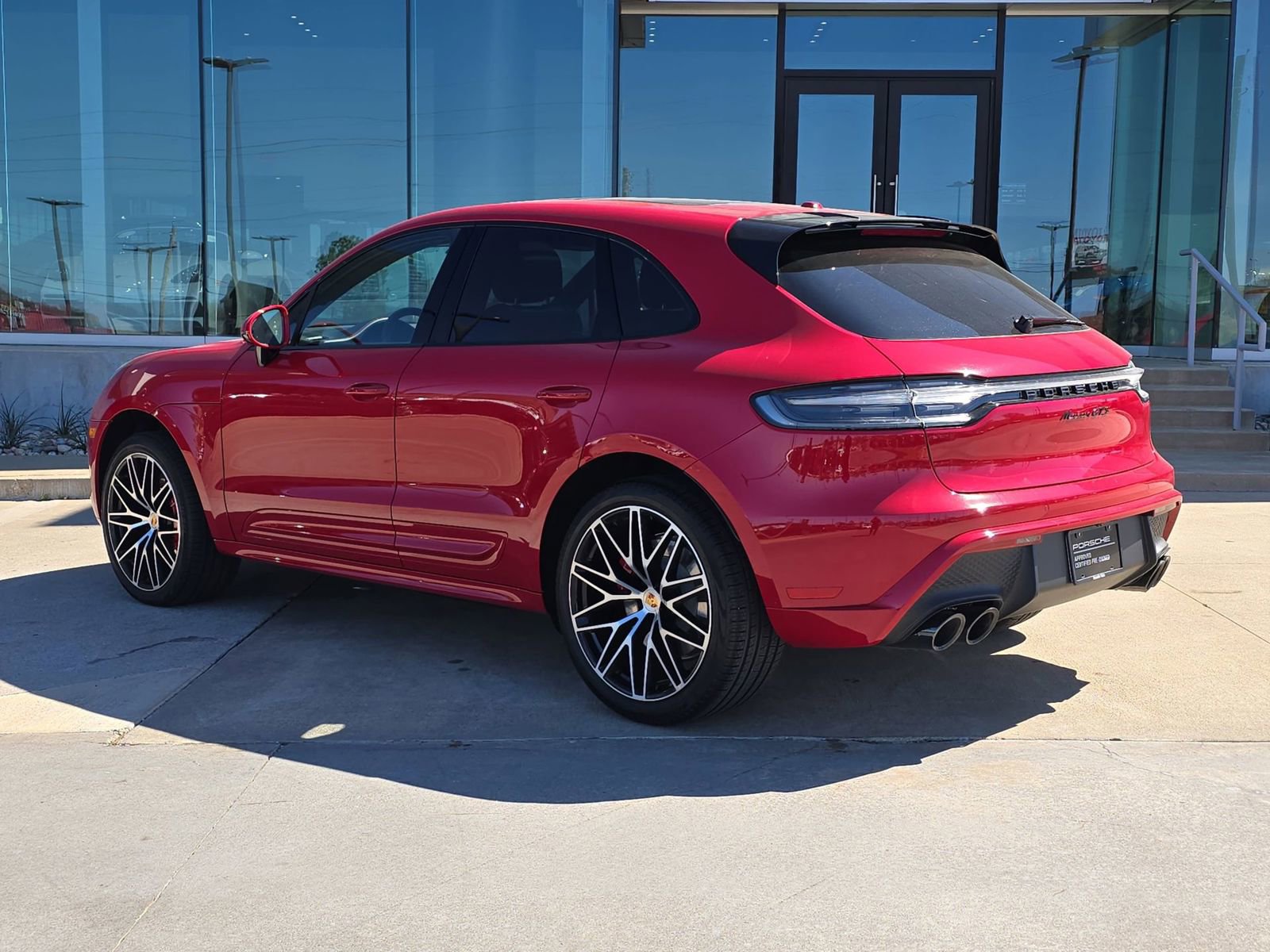 Certified 2026 Porsche Macan GTS image 3