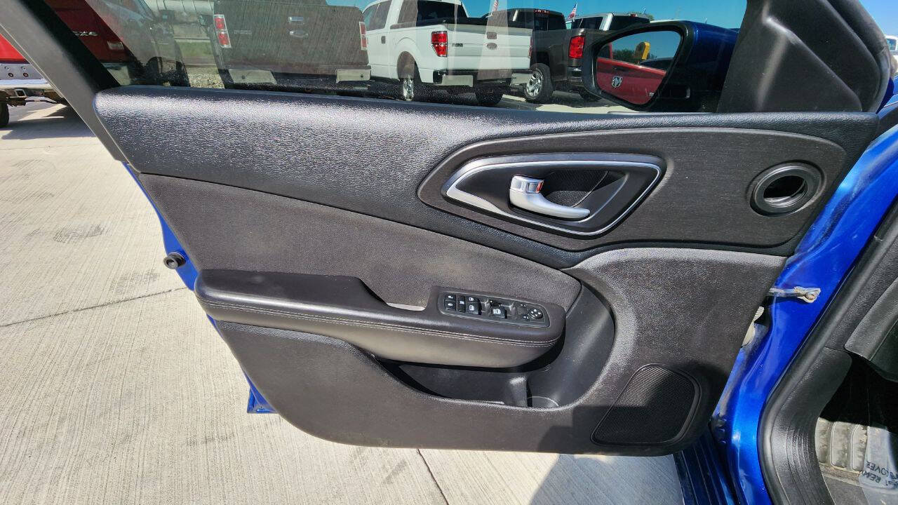 Used 2016 Chrysler 200 Limited FWD image 11