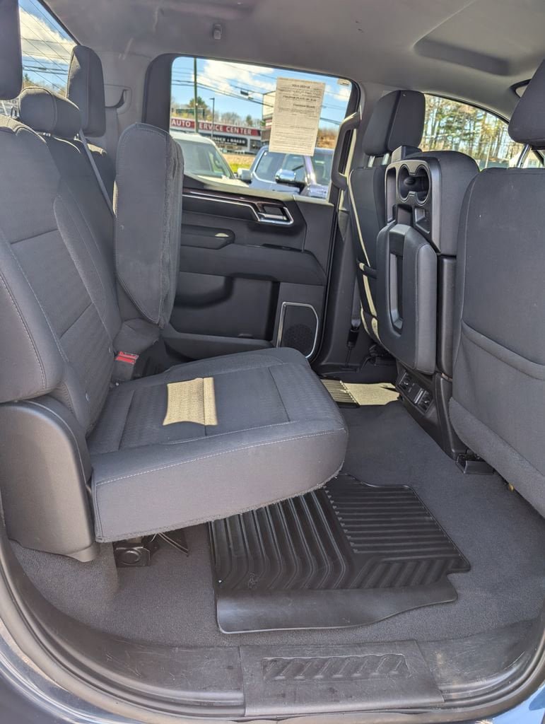 Used 2022 Chevrolet Silverado 1500 LT AWD/4WD image 17