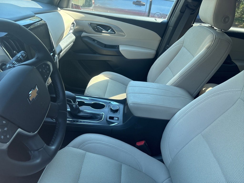 Used 2023 Chevrolet Traverse LT image 11