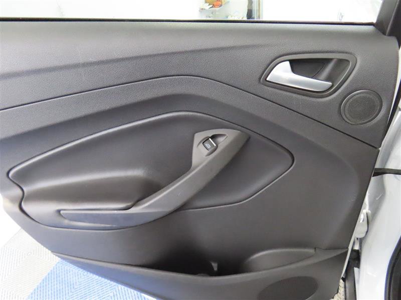 Used 2017 Ford Escape SE w/ Equipment Group 201A FWD image 29