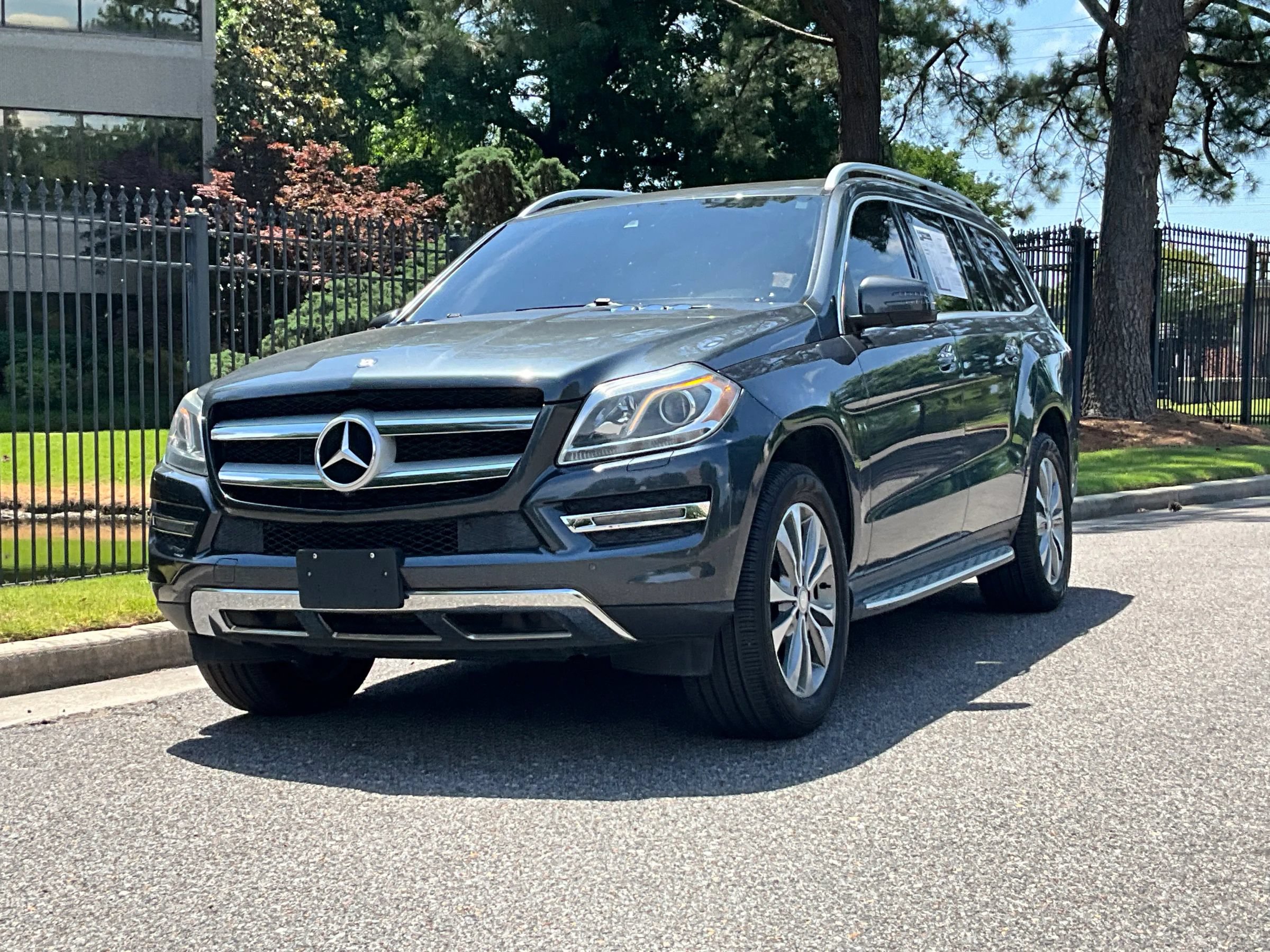 Used 2016 Mercedes-Benz GL 320 BlueTEC 4MATIC image 2