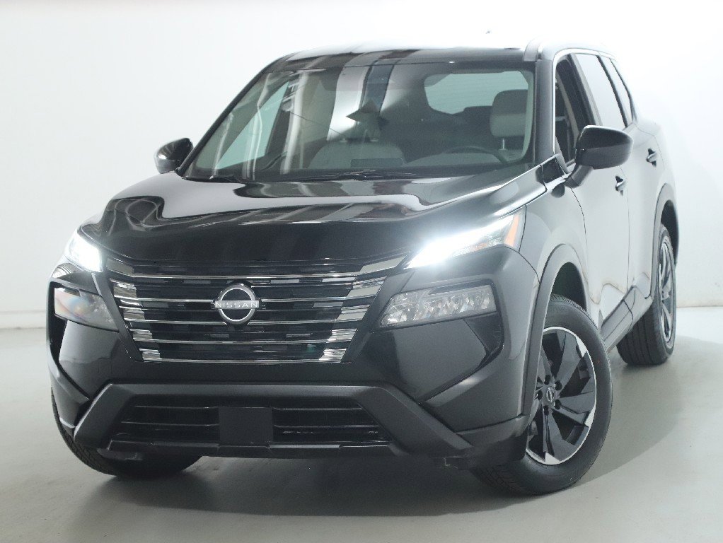 Certified 2025 Nissan Rogue SV image 3