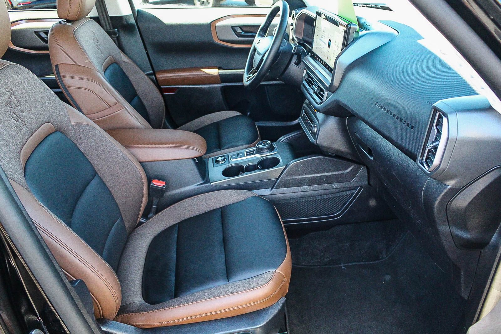 Certified 2025 Ford Bronco Sport Outer Banks w/ Outer Banks Tech Package+ AWD/4WD image 18