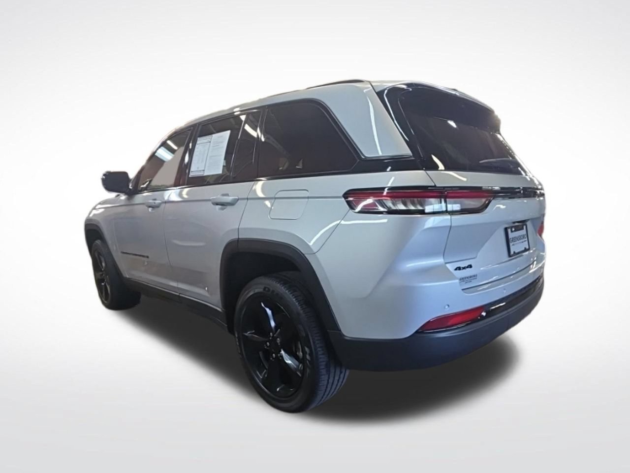 Used 2024 Jeep Grand Cherokee Altitude AWD/4WD video 3