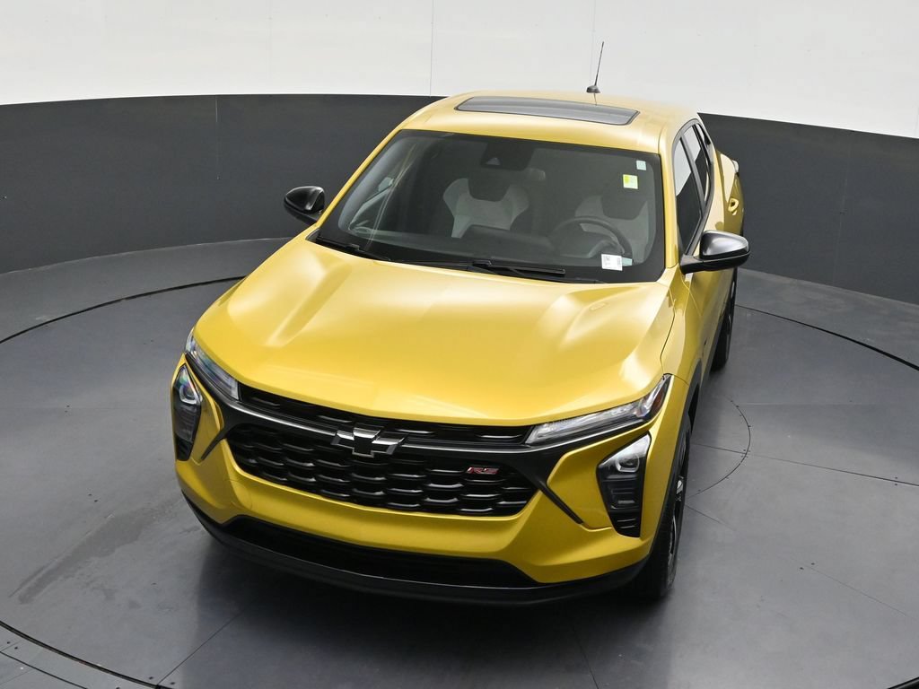 Used 2024 Chevrolet Trax RS w/ Sunroof Package FWD image 22