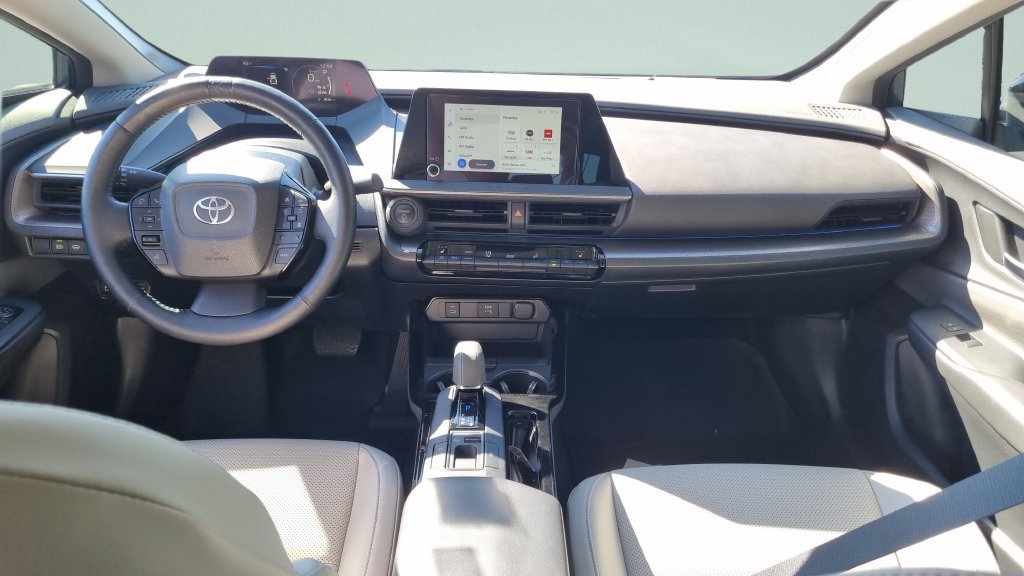 Used 2024 Toyota Prius XLE FWD image 14