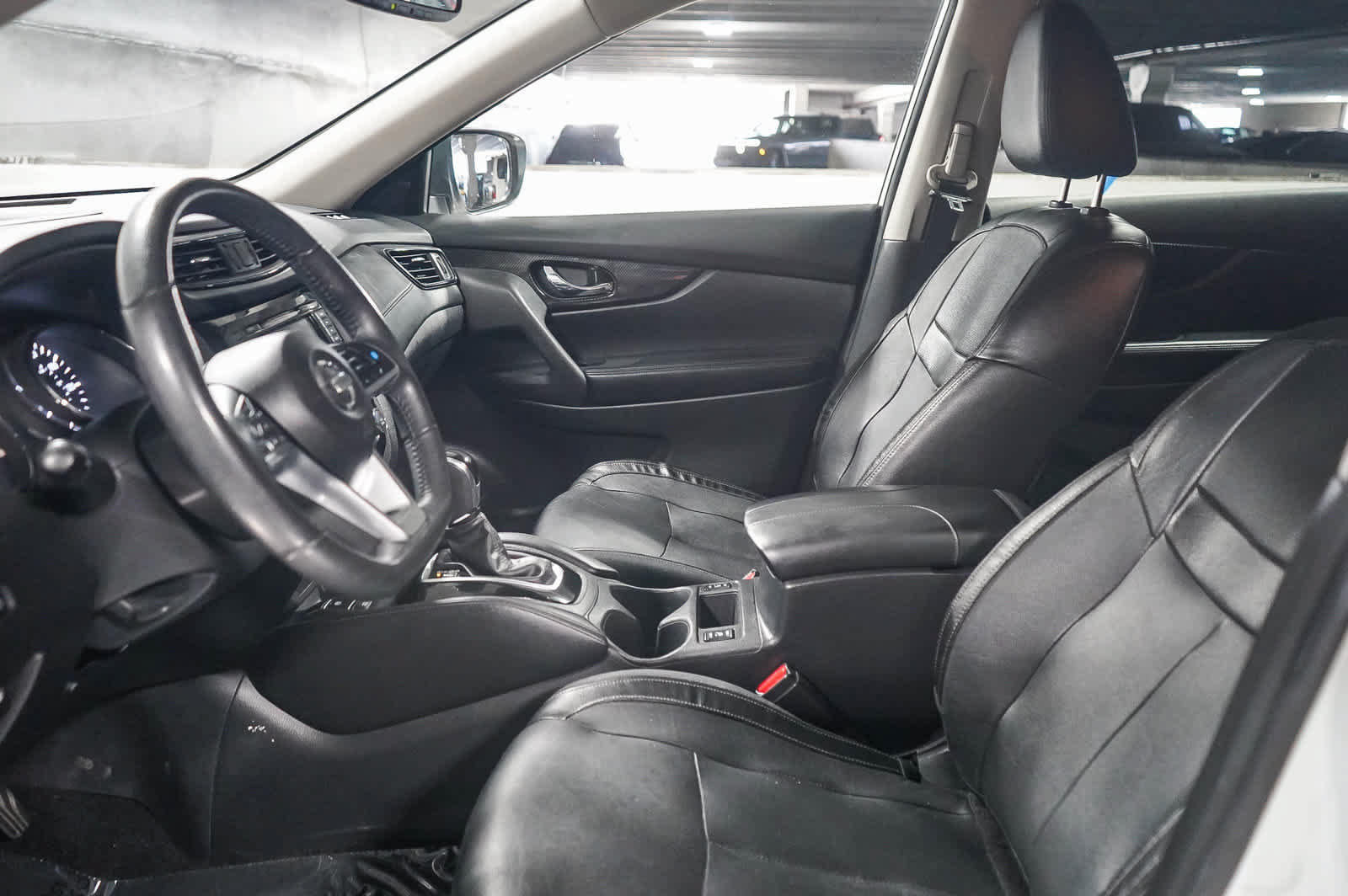 Used 2019 Nissan Rogue SL w/ Premium Package FWD image 18
