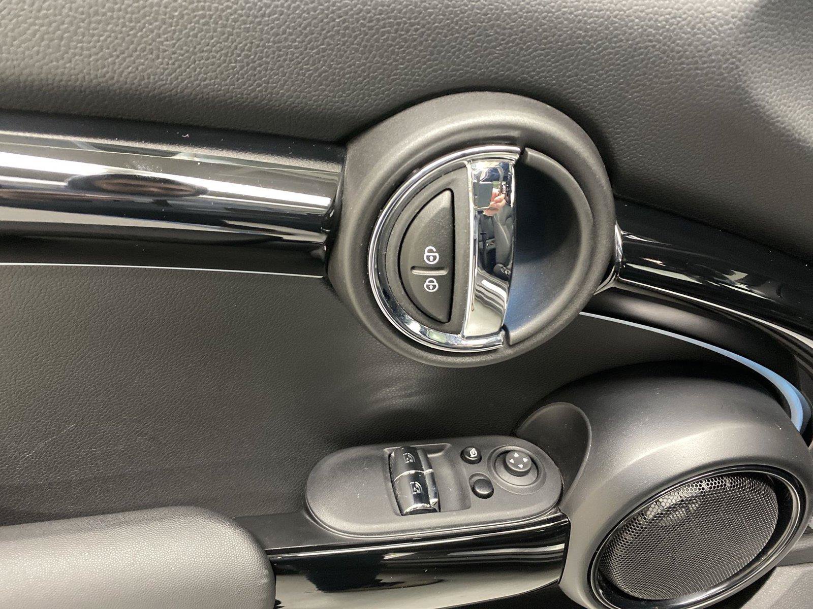 Used 2024 MINI Cooper SE FWD image 19