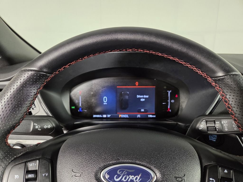 Used 2025 Ford Escape ST-Line image 19