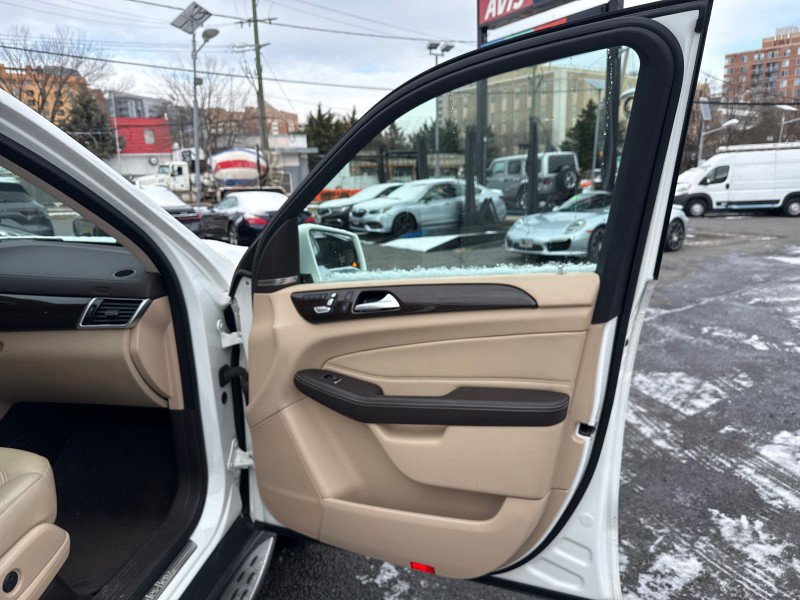 Used 2017 Mercedes-Benz GLS 450 4MATIC image 14