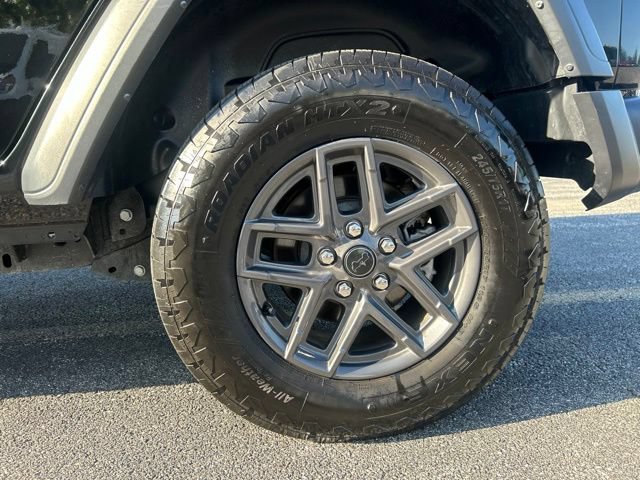 Used 2025 Jeep Wrangler Unlimited Sport AWD/4WD image 6