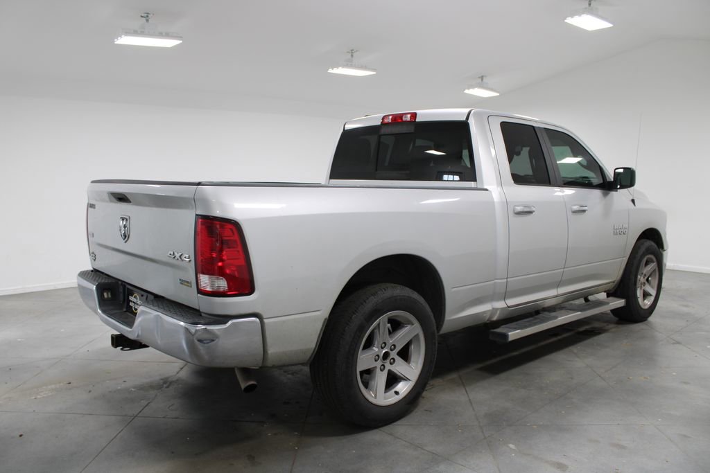 Used 2017 RAM 1500 Classic SLT AWD/4WD image 11