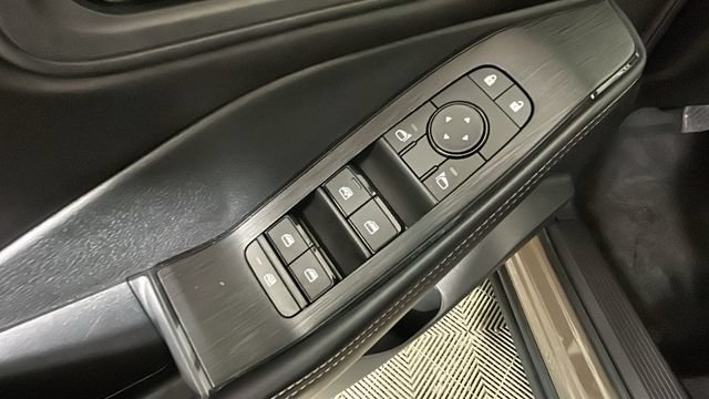 Used 2024 Nissan Rogue SV w/ SV Premium Package AWD/4WD image 10