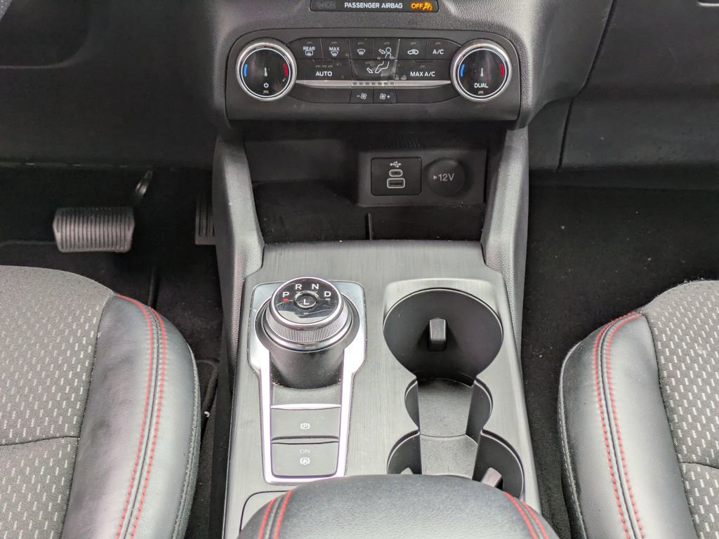 Used 2025 Ford Escape ST-Line image 18