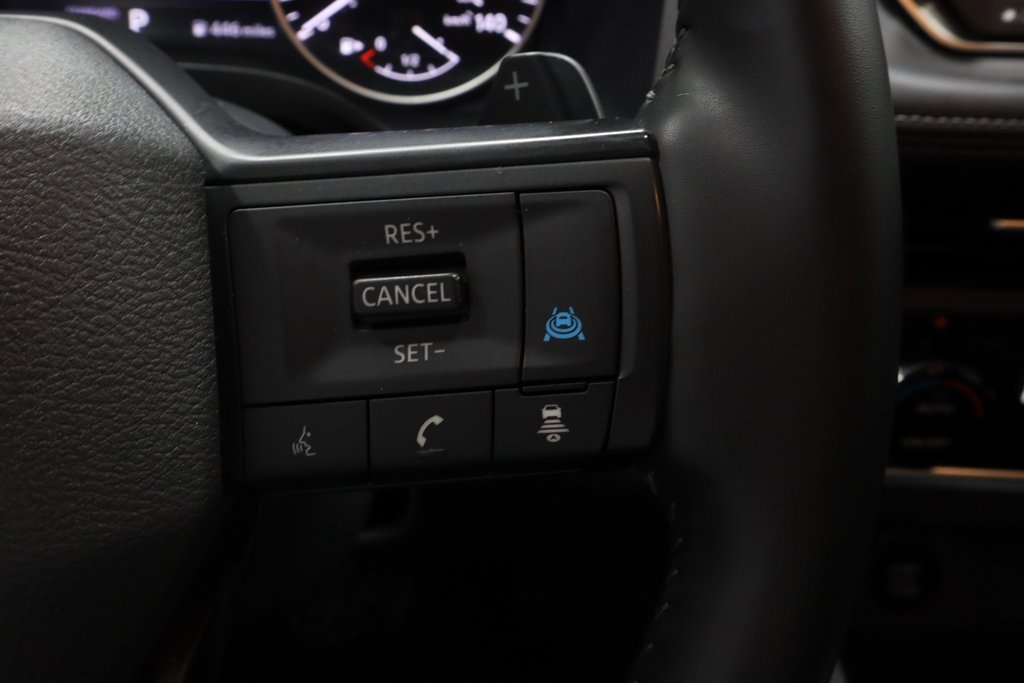 Certified 2025 Nissan Rogue SV image 28