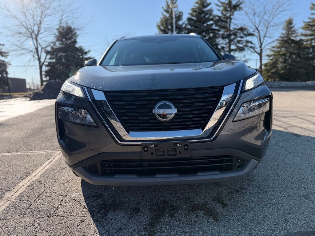 Used 2023 Nissan Rogue SV w/ SV Premium Package image 2