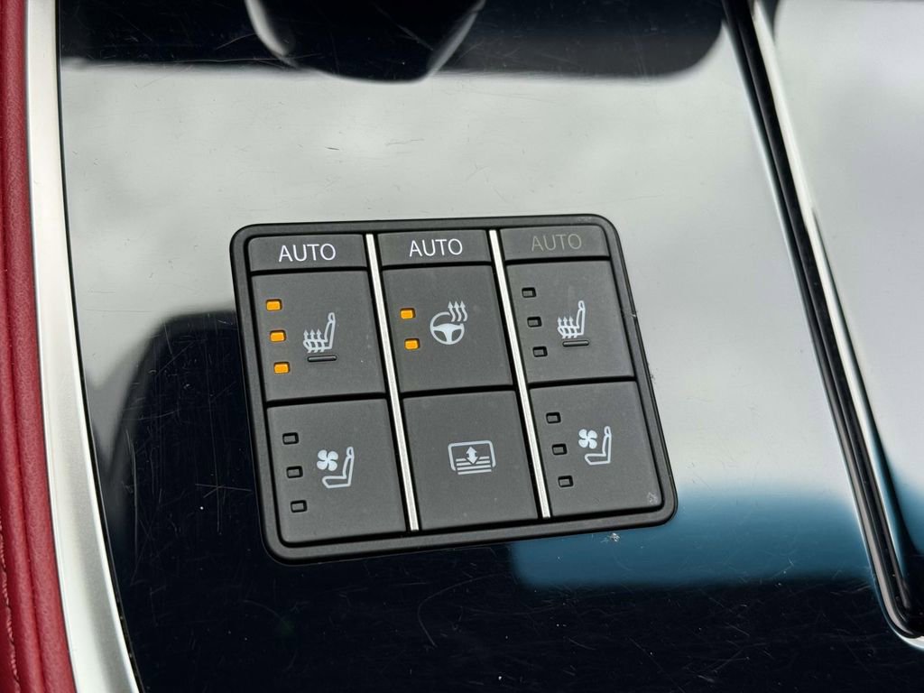 Used 2023 Lexus LS 500 F Sport image 25