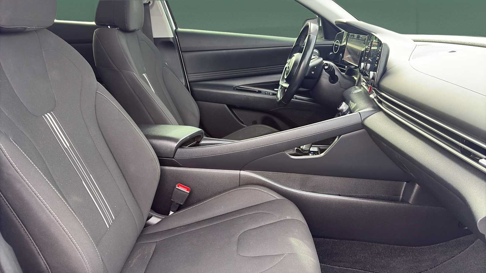 Used 2022 Hyundai Elantra SEL w/ Convenience Package FWD image 24