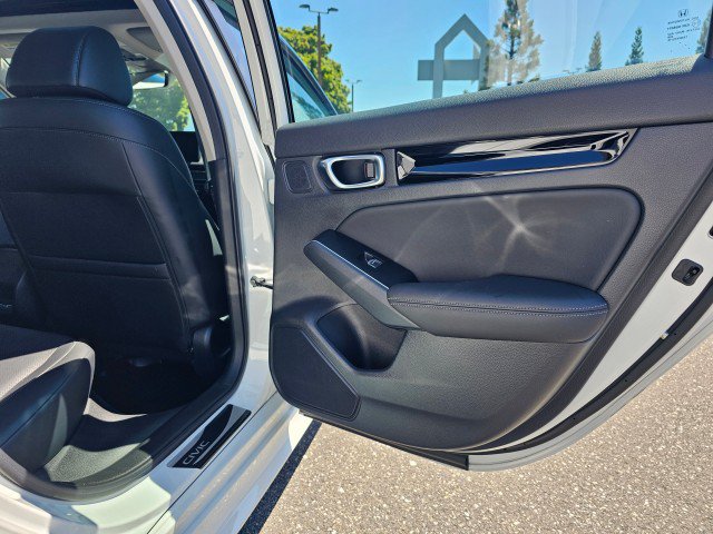 Used 2022 Honda Civic Touring image 15