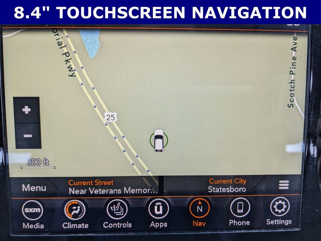 Used 2021 Jeep Grand Cherokee Laredo X image 3