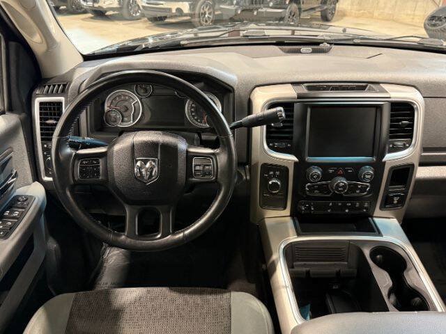 Used 2017 RAM 3500 Big Horn w/ Sport Appearance Group AWD/4WD image 19