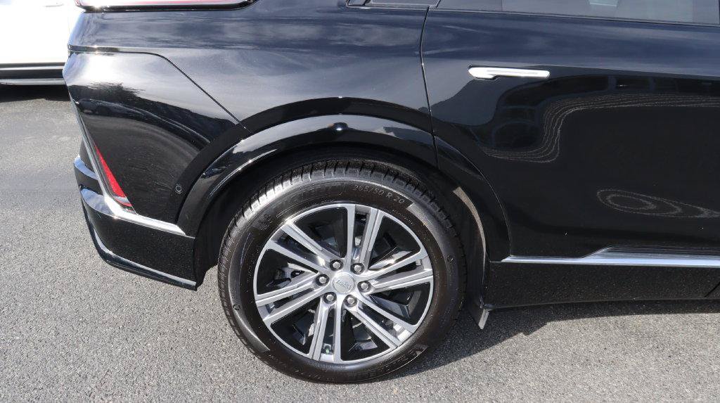 Certified 2024 Cadillac Lyriq Luxury AWD/4WD image 17
