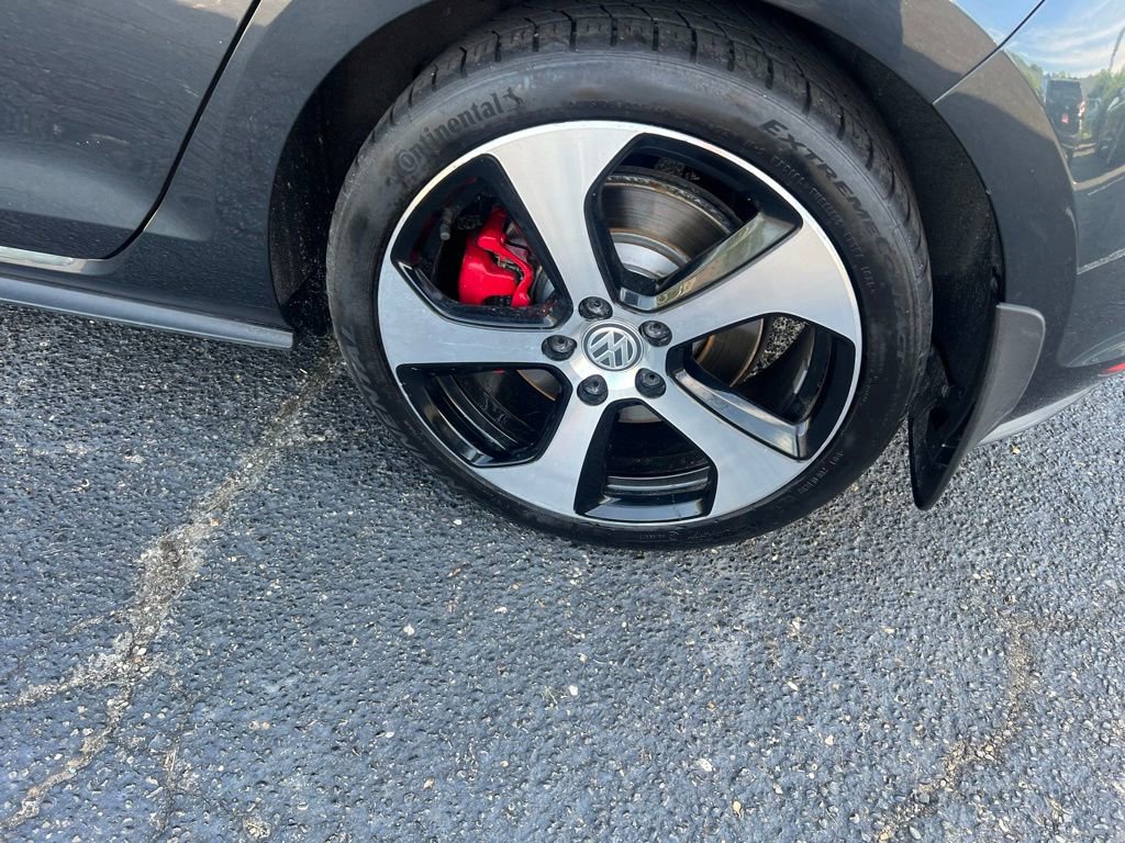 Used 2017 Volkswagen GTI SE FWD image 35