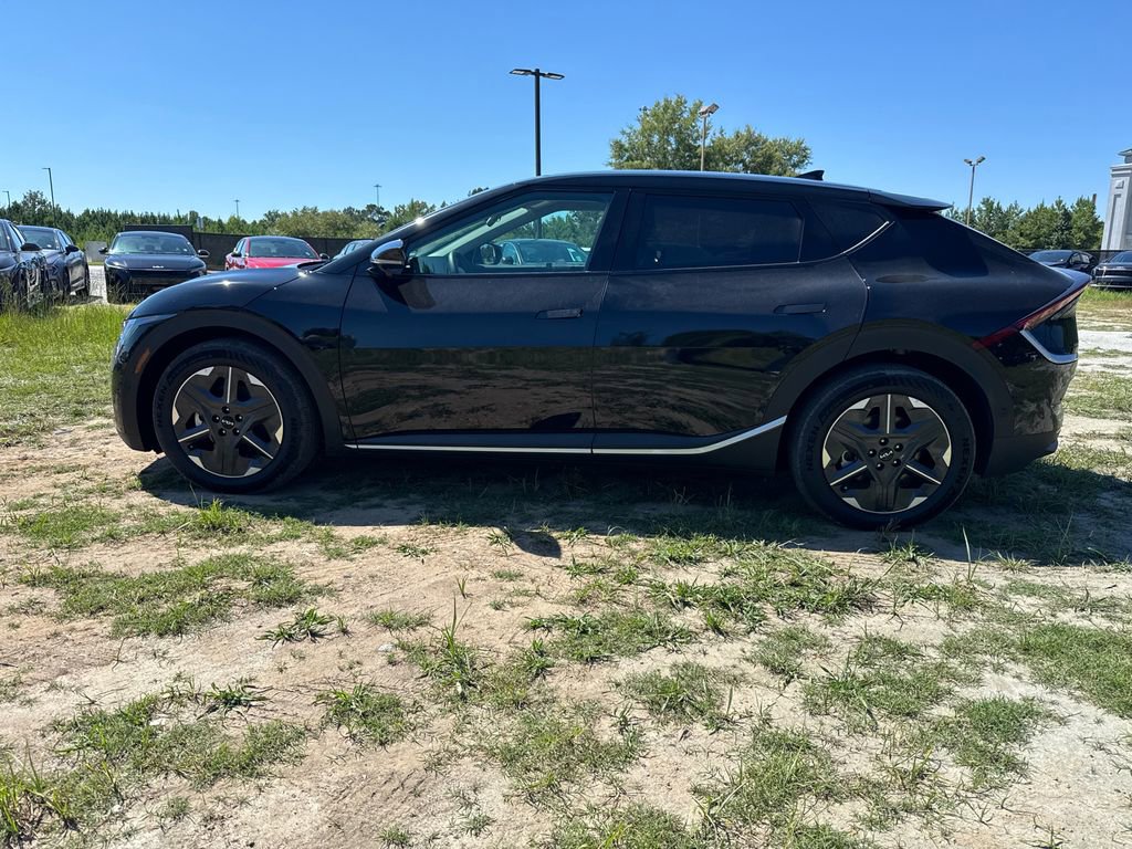 New 2025 Kia EV6 Light w/ Light LR Technology Package image 6