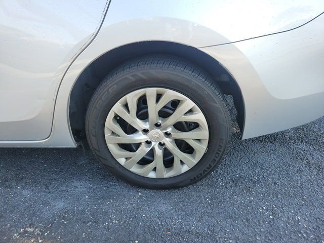 Used 2019 Toyota Corolla LE FWD image 7