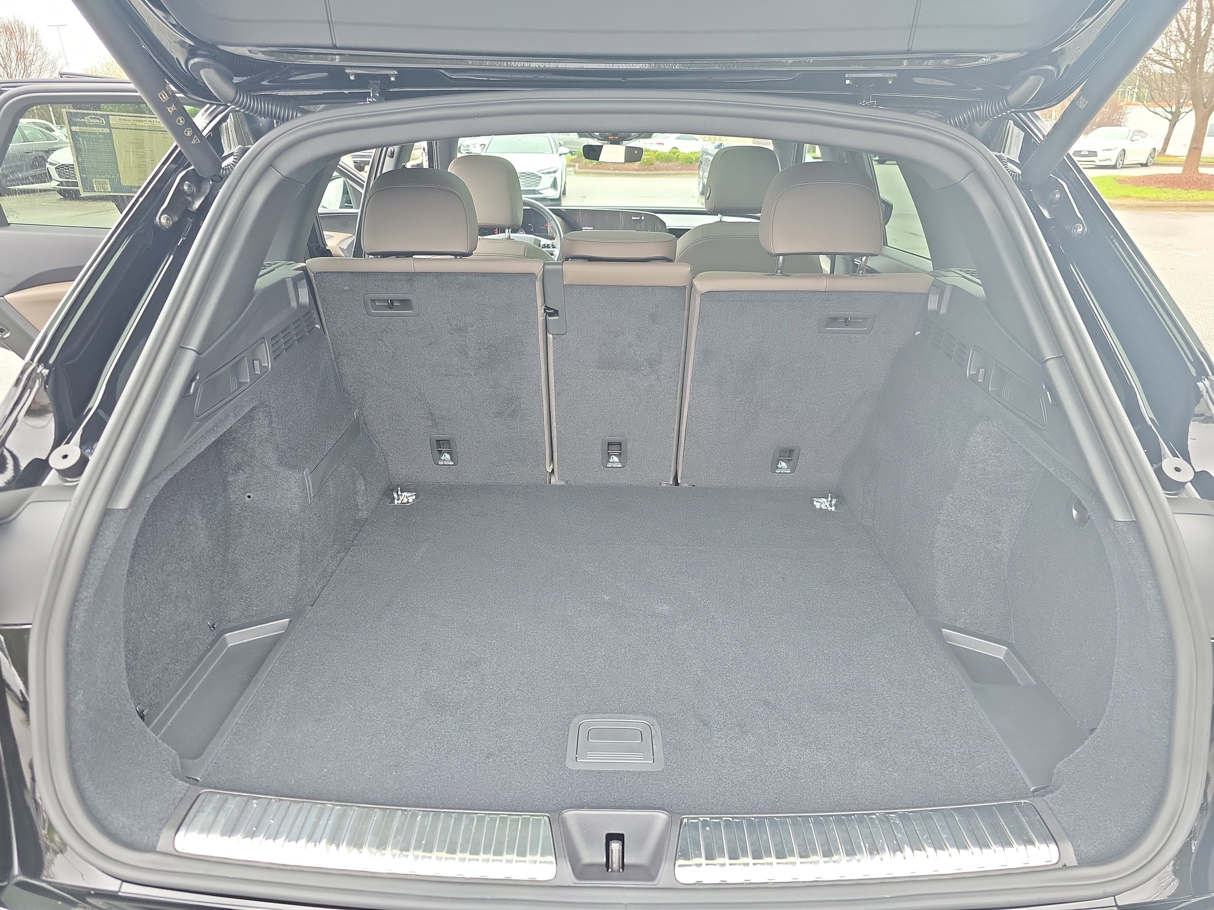 Certified 2025 Audi Q5 Premium w/ Convenience Package image 12