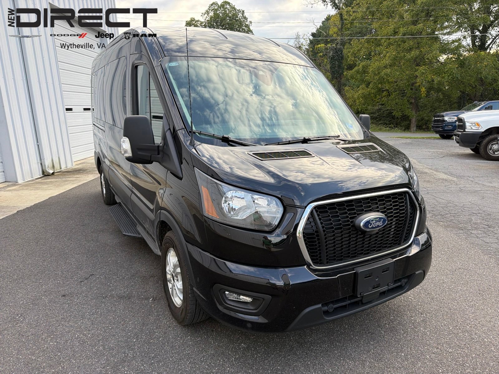 Used 2025 Ford Transit 350 XLT RWD image 6
