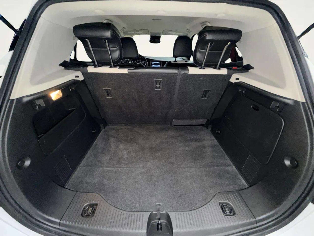 Used 2018 Buick Encore Preferred image 5