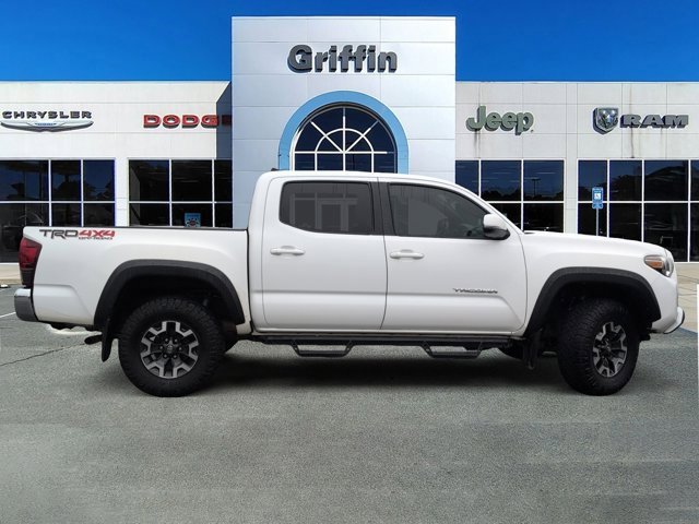 Used 2019 Toyota Tacoma TRD Off-Road image 3