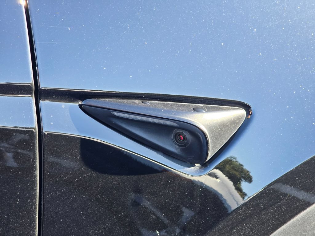 Used 2023 Tesla Model Y 2WD image 14